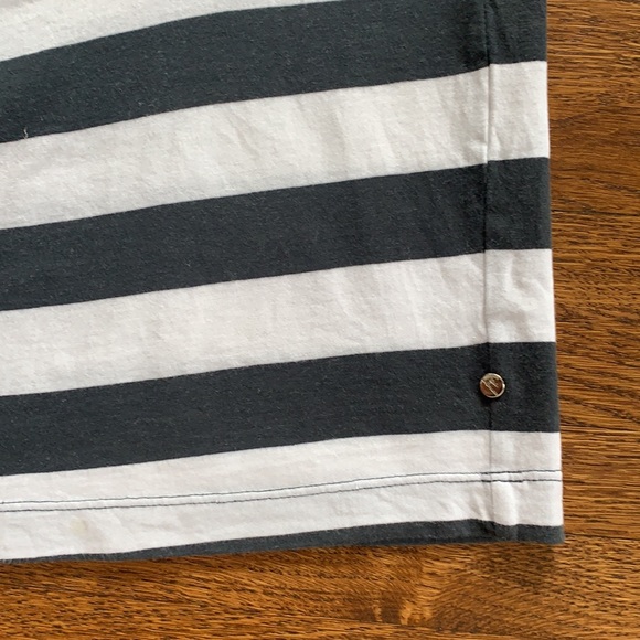 Kai-aakmann Black and White Striped Short Sleeve Tee Shirt with Pintuck detail - Picture 4 of 5